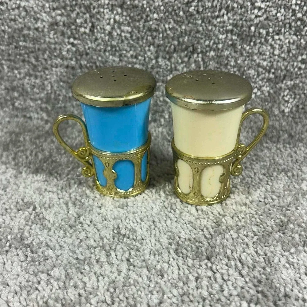 Vintage Niagara Falls Salt and Pepper Shakers Blue Cream Gold Floral Souvenir